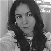 Profesora de apoyo escolar especializada en clases para menores de primaria y secundaria